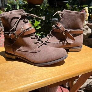 Cute short boots